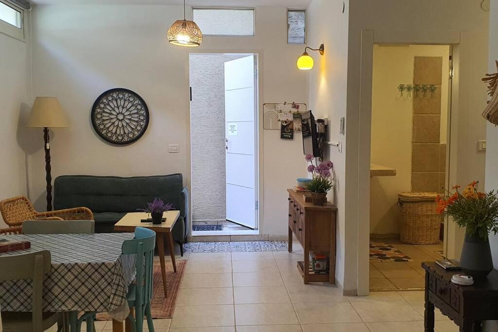 Shadmot Devoraנקודת חן公寓 外观 照片